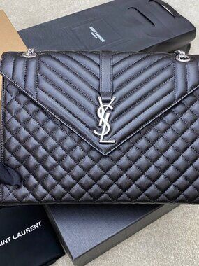 ✨✨Vintage Lady YsL Envelope Chain Bag